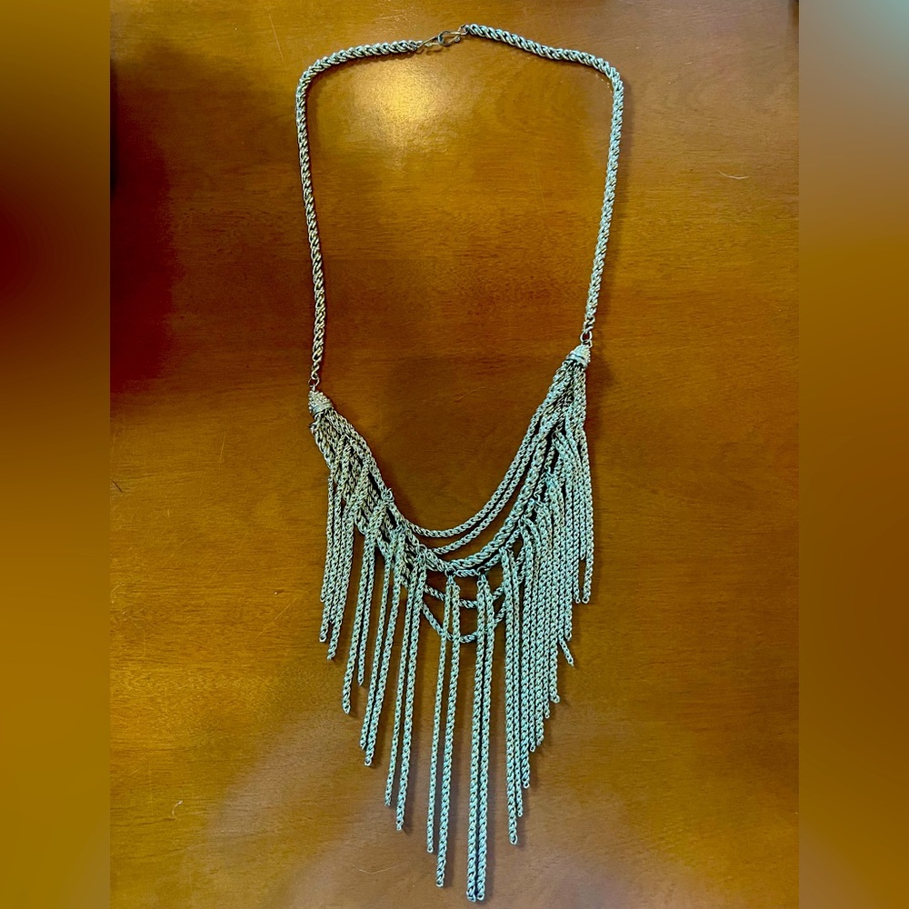 Kendra Scott Necklace (gold)